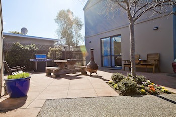 298 Westside Motor Lodge