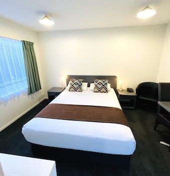 298 Westside Motor Lodge