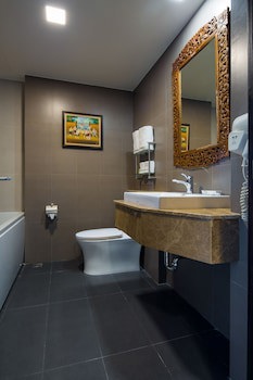 Aiyara Palace