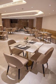 Corp Executive Hotel Doha Suites