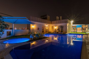 Corp Executive Hotel Doha Suites