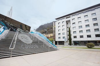 Yomo Mola Park