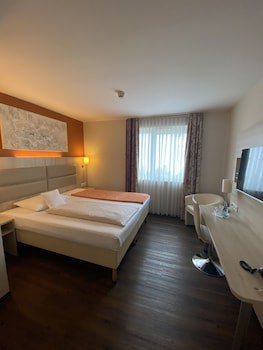 Hotel Rodelheimer Hof - Am Wasserturm galeri fotoğrafı