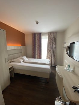 Hotel Rodelheimer Hof - Am Wasserturm galeri fotoğrafı