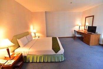 Thumrin Thana Hotel