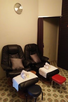 Thumrin Thana Hotel