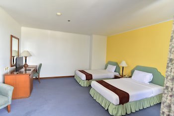 Thumrin Thana Hotel