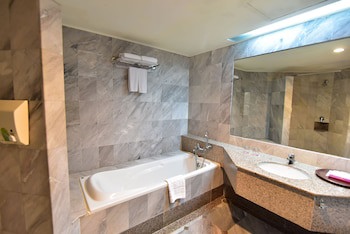 Thumrin Thana Hotel