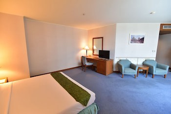 Thumrin Thana Hotel
