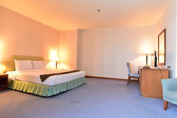 Thumrin Thana Hotel