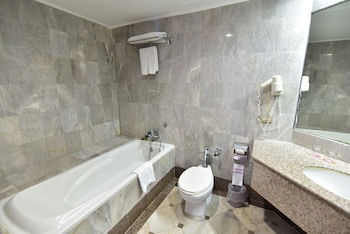 Thumrin Thana Hotel