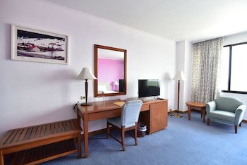 Thumrin Thana Hotel
