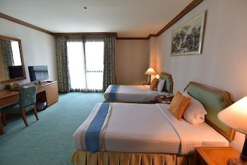 Thumrin Thana Hotel