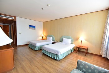 Thumrin Thana Hotel