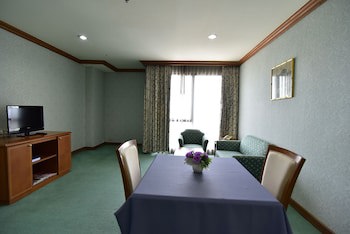 Thumrin Thana Hotel