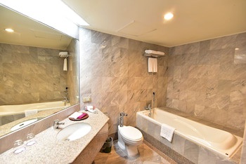Thumrin Thana Hotel