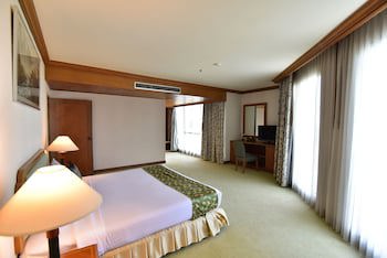 Thumrin Thana Hotel