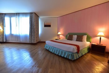 Thumrin Thana Hotel