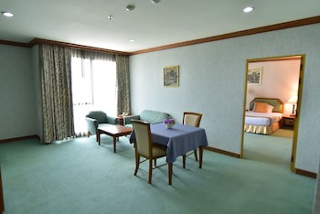 Thumrin Thana Hotel