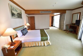 Thumrin Thana Hotel
