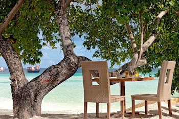 Constance Moofushi All Inclusive