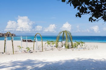 Constance Moofushi All Inclusive