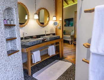 Constance Moofushi All Inclusive