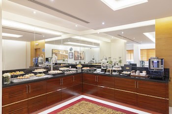 Golden Sands Hotel & Residences fotoğrafı