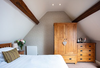 Broom Hall Inn