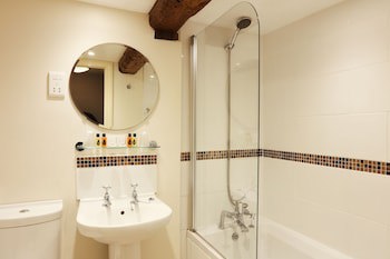 Broom Hall Inn