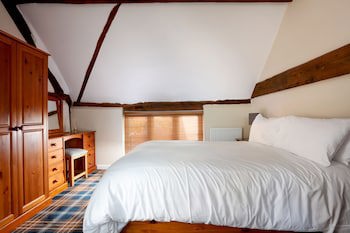 Broom Hall Inn