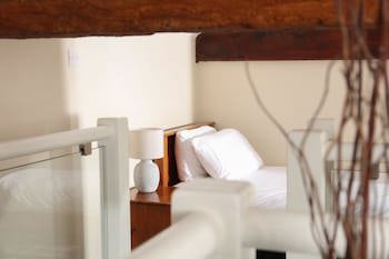 Broom Hall Inn