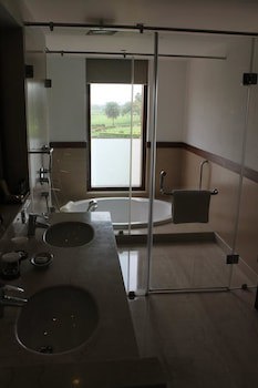 Jaypee Greens Golf & Spa Resort