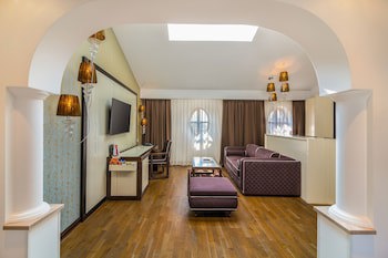 Epoque Hotel