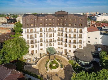 Epoque Hotel