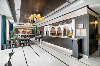 Epoque Hotel