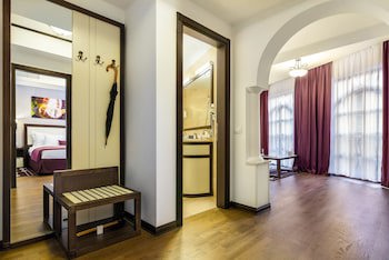 Epoque Hotel