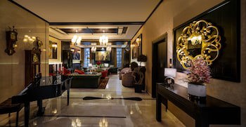 Epoque Hotel