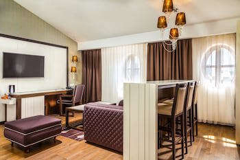 Epoque Hotel
