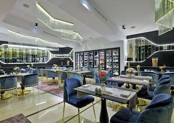 Epoque Hotel