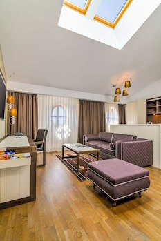 Epoque Hotel