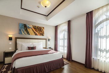 Epoque Hotel