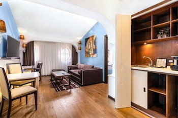 Epoque Hotel