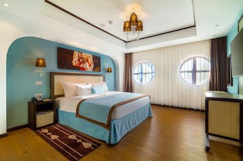 Epoque Hotel