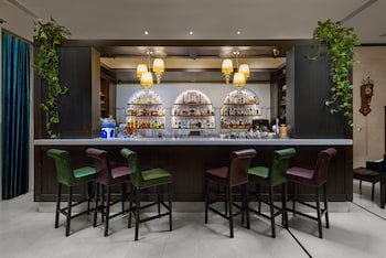 Epoque Hotel