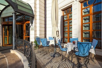 Epoque Hotel