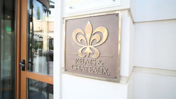 Epoque Hotel