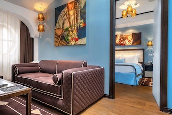 Epoque Hotel