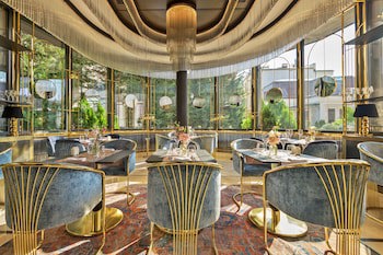 Epoque Hotel