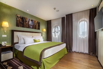 Epoque Hotel